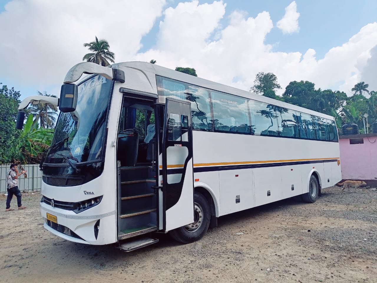 AC Bus 45 seater